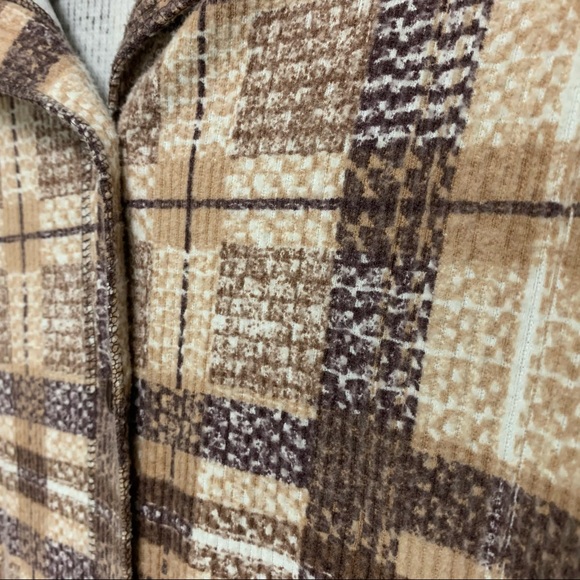 Vintage Neutral Tone Women’s Plaid Button Down - Picture 4 of 8